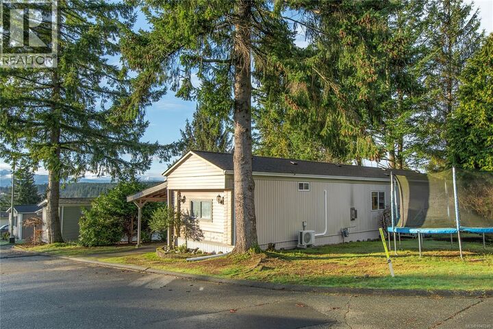Property Photo:  1160 Shellbourne Boulevard 21  BC V9H 1H9 