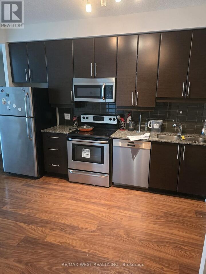 Property Photo: 33 Bay Street 2305 ON M5J 2Z3