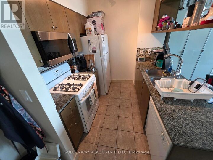 Property Photo:  35 Mariner Terrace 808  ON M5V 3V9 