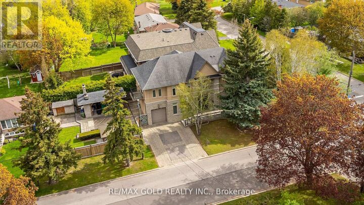 Property Photo:  1 Lissom Crescent  ON M2R 2N9 
