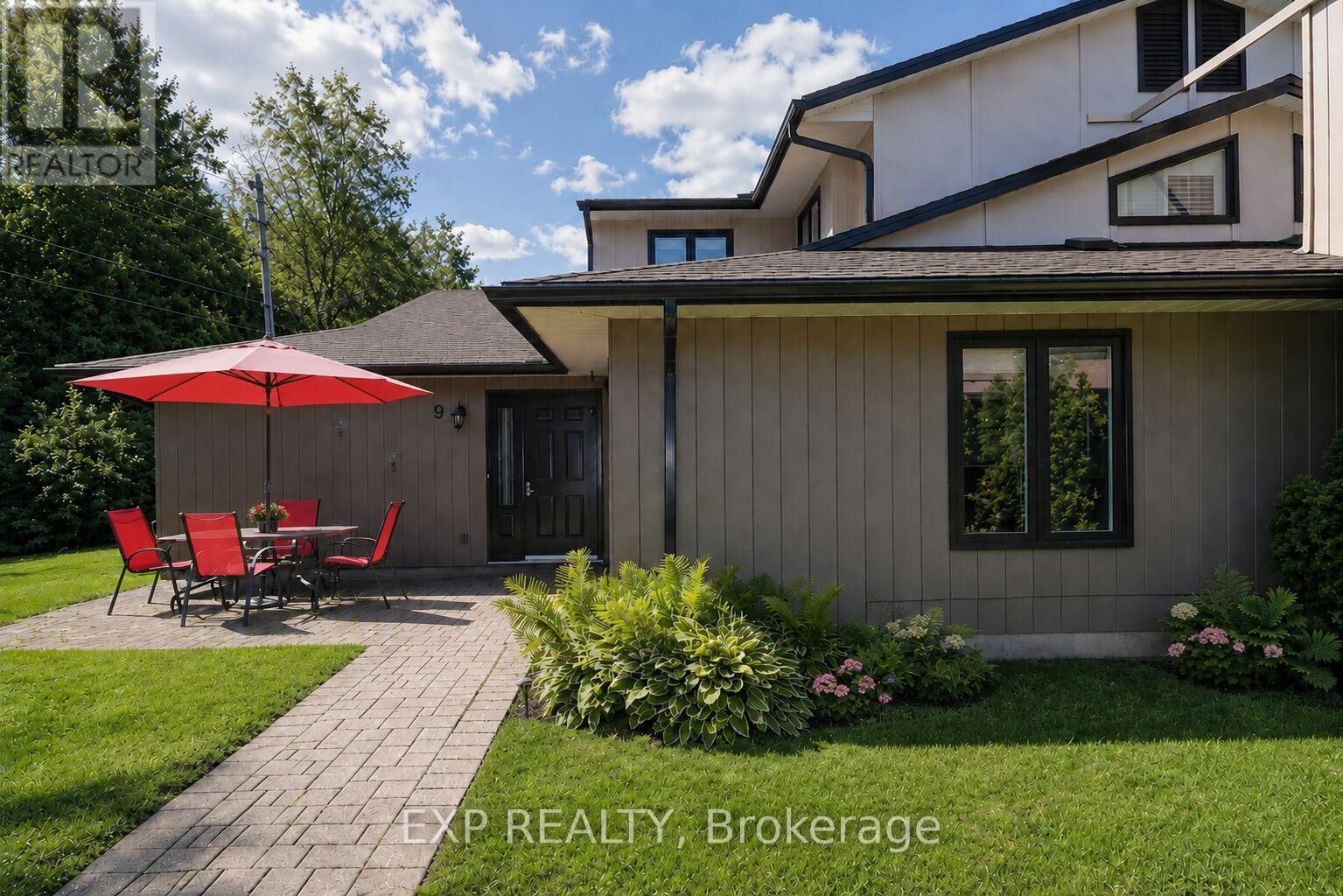 Property Photo:  9 Trafalgar Road  ON L9Y 5G4 