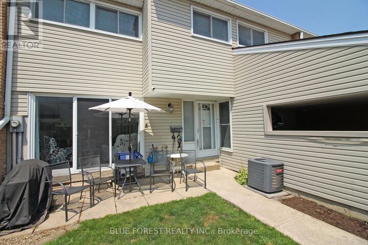 Property Photo: 590 Millbank Drive 8 ON N6E 2H2
