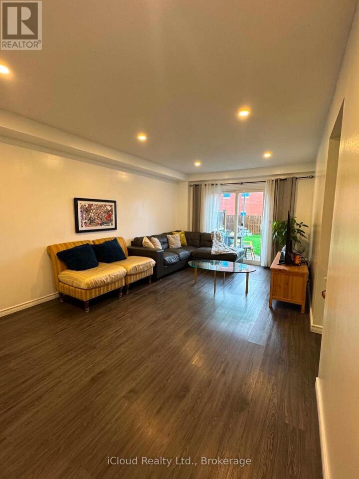 Property Photo:  100 Brownleigh Avenue 256  ON L3B 5V8 