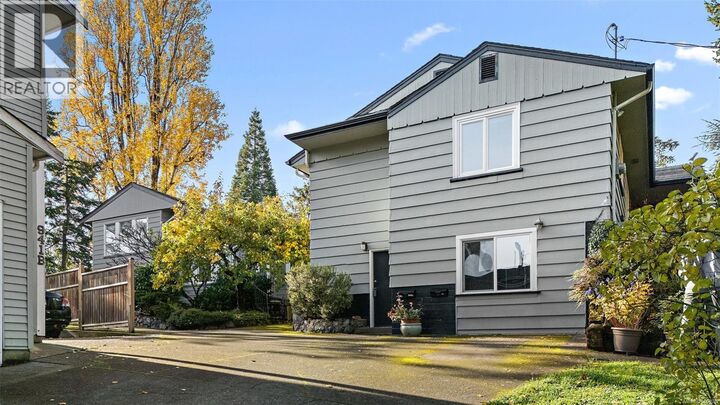 Property Photo: 943 Selkirk Avenue BC V9A 2V2