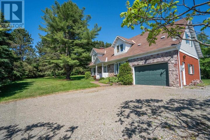 Photo de la propriété:  552 Old Garden River Rd  ON P6A 0C9 