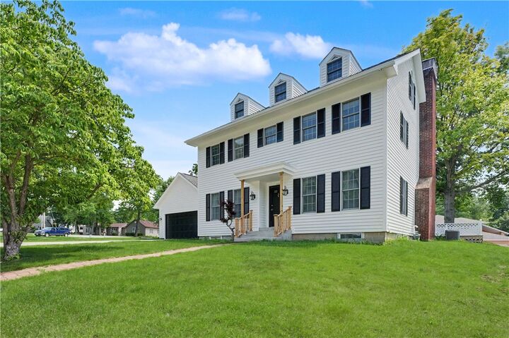 Property Photo: 1202 Lakeridge Court IL 61832