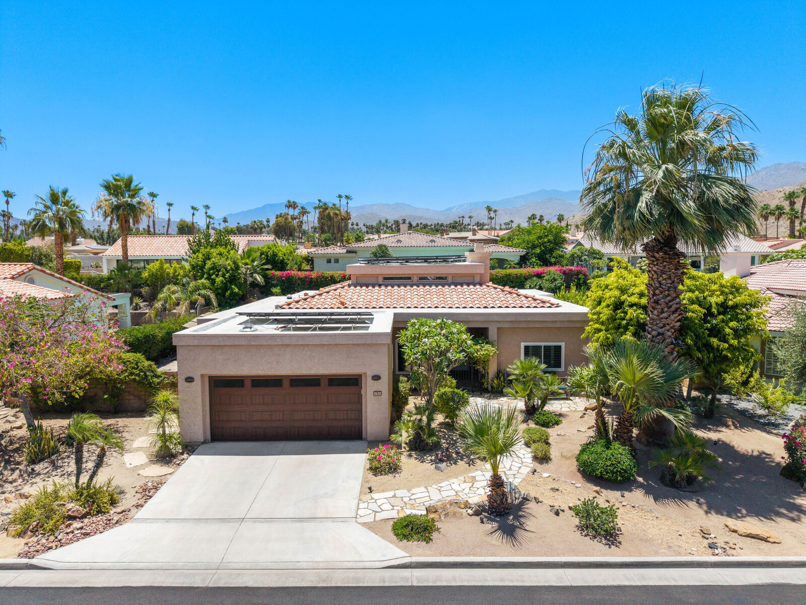 Property Photo:  131 Vista Monte  CA 92260 