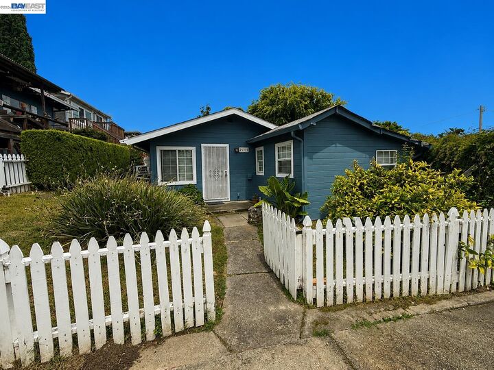 Property Photo:  25325 Windfeldt Rd  CA 94541 