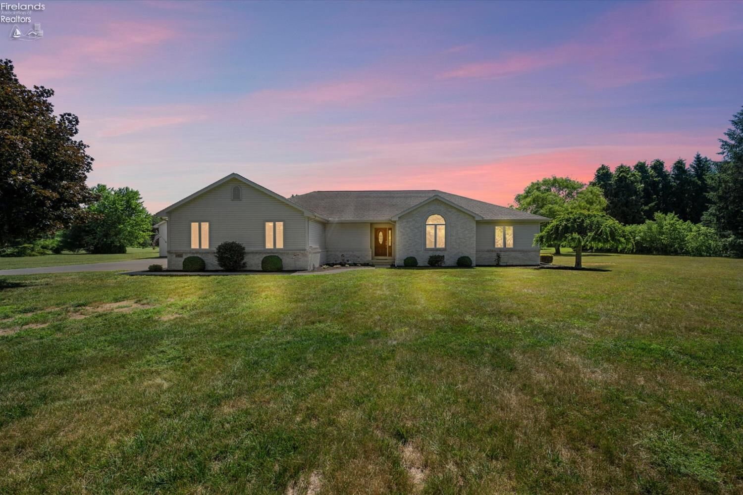 Property Photo: 6851 Berridge Road OH 43571