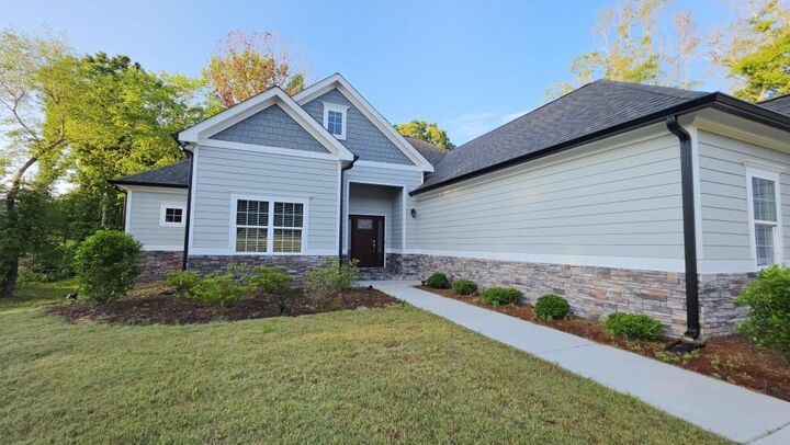 Property Photo: 2061 Davenport Road GA 30517