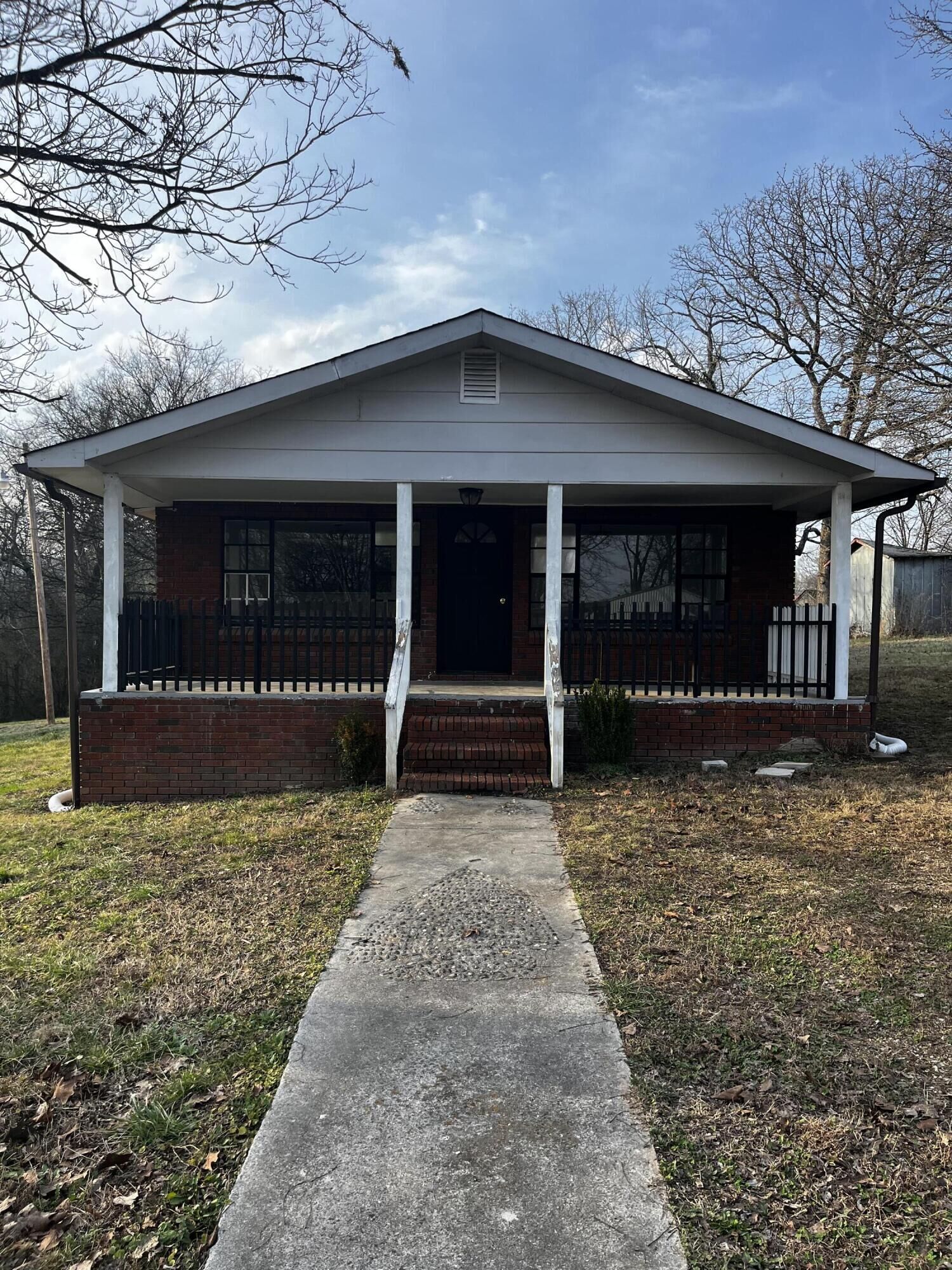 Property Photo: 1007 Diamond Avenue AL 35740