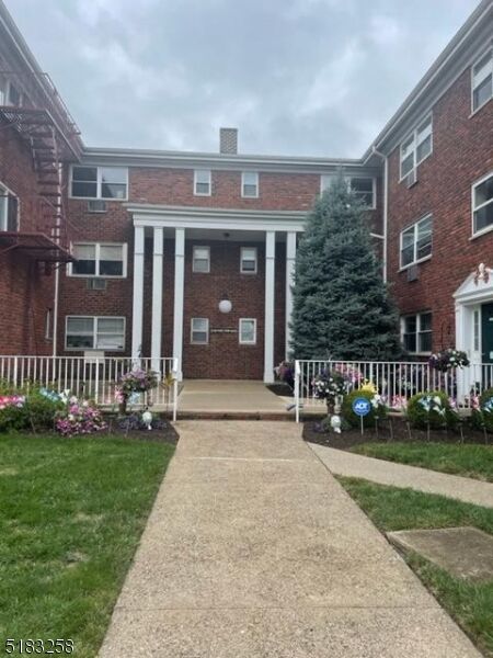 Property Photo:  199 N. Beverwyck Rd. 21  NJ 07034 