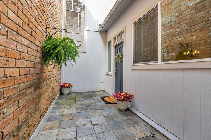 Property Photo: 7485 Brompton Street 7485 TX 77025
