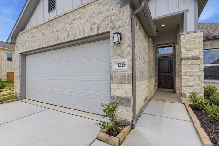 Property Photo: 13218 Hayden Peak Drive TX 77583