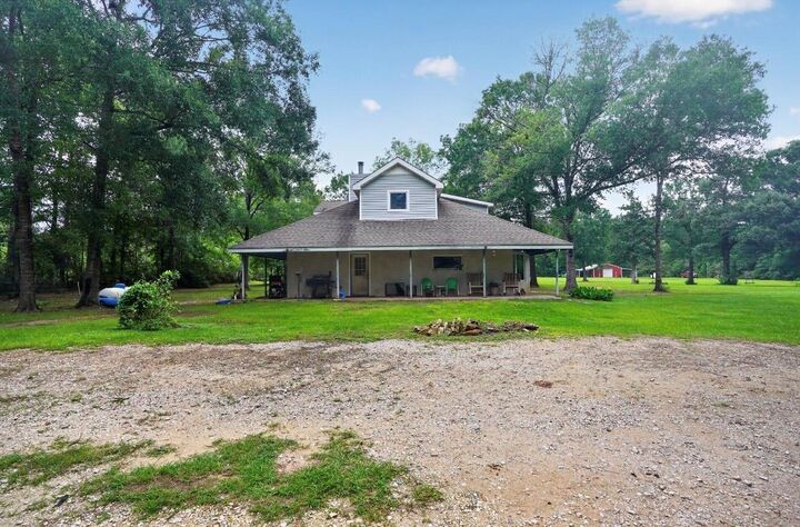 Property Photo: 440 Dickens N TX 77351