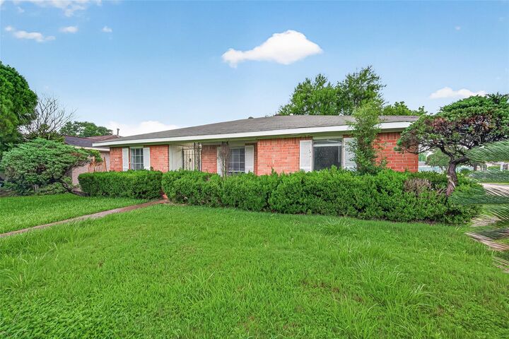 Property Photo: 3102 Knotty Oaks Trail TX 77045