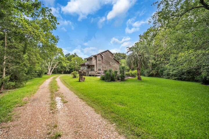 Property Photo:  1355 County Road 145  TX 77511 