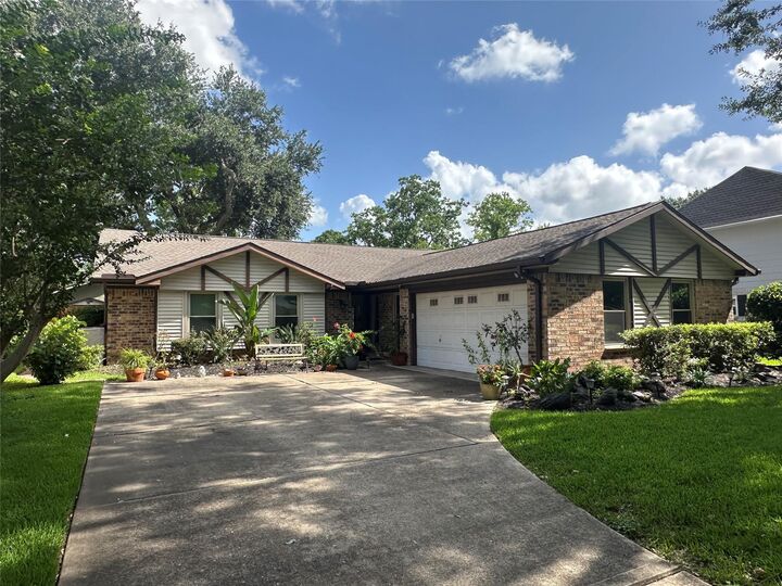 Property Photo: 15715 Mill Point Drive TX 77059