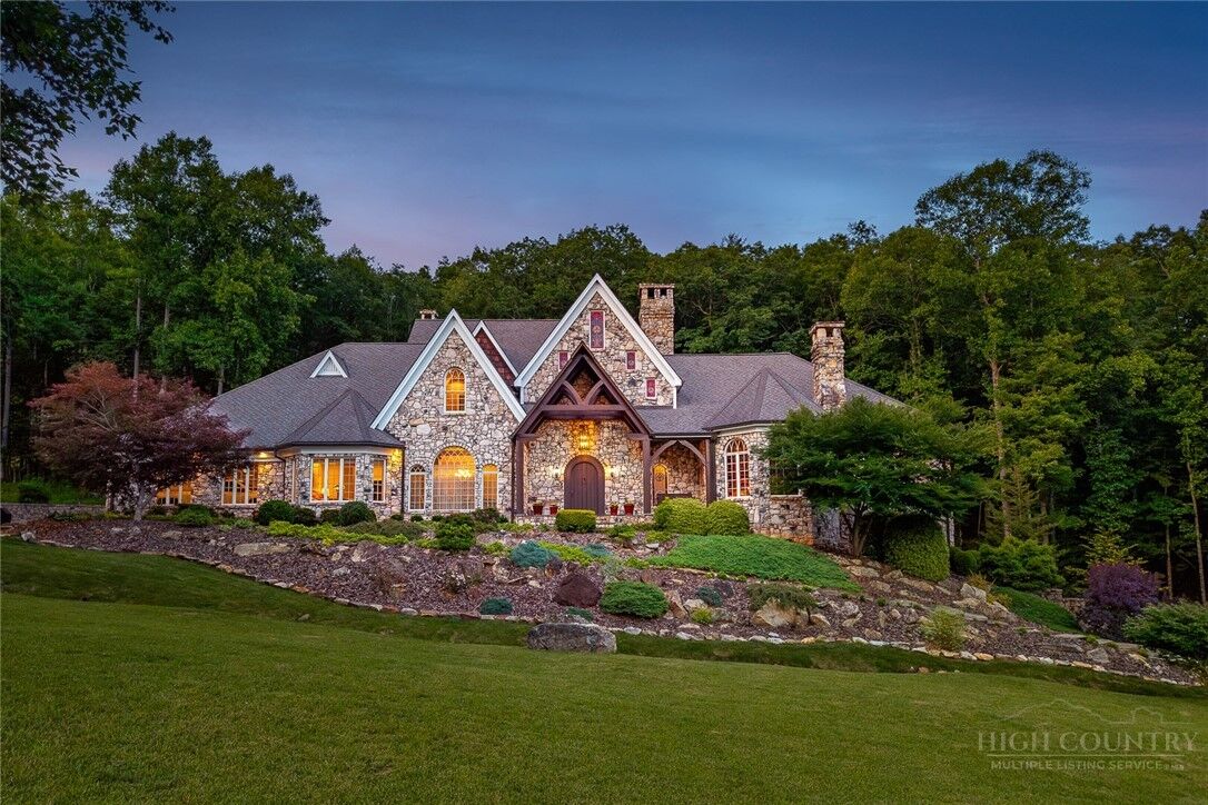 Property Photo:  5712 Summit Road  NC 28665 
