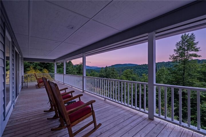 Property Photo:  139 Twin Bridges Circle  NC 28626 