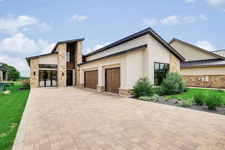 Property Photo: 130 Azalea Loop TX 78657