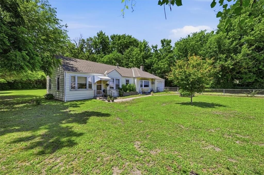 Property Photo: 544 S 68 Street KS 66111