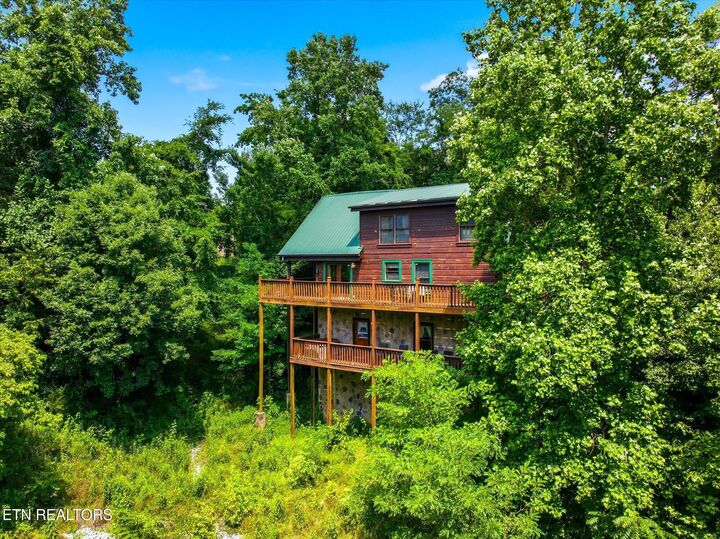 Property Photo: 2606 Tree Tops Way TN 37863