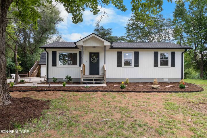 Property Photo:  703 Little Dogwood Rd  TN 37763 