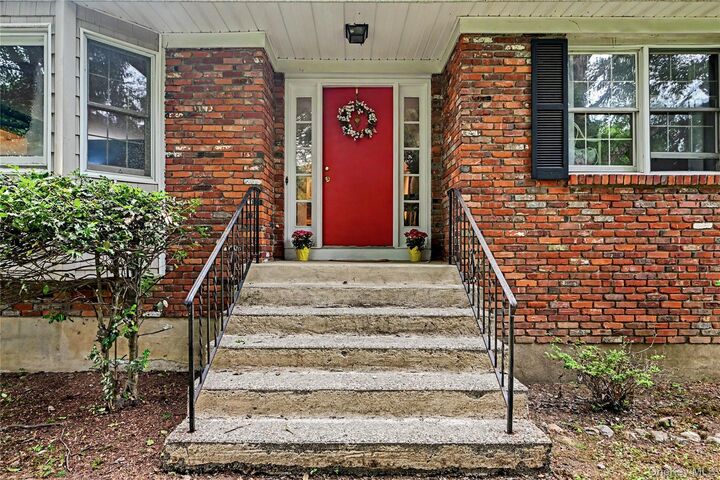 Property Photo:  33 Sabbathday Hill Road  NY 10590 