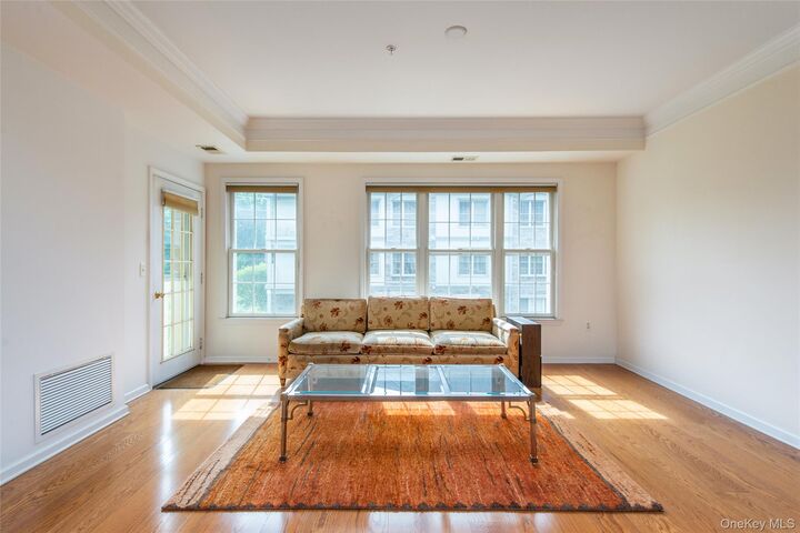 Property Photo:  28 N De Baun Avenue 205  NY 10901 