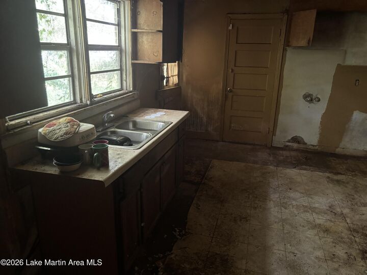 Property Photo:  89 Stewart St  AL 36078 