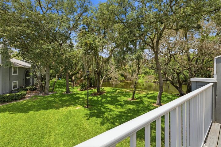 Property Photo: 11844 Skylake Place FL 33617