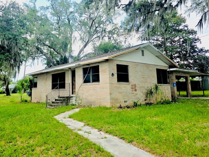 Property Photo: 501 Lee Street FL 34748