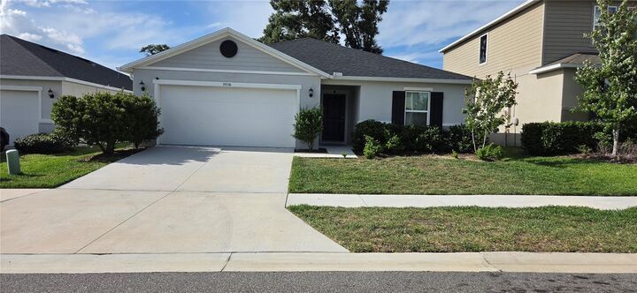 Property Photo: 9938 Mesic Woods Avenue FL 33584