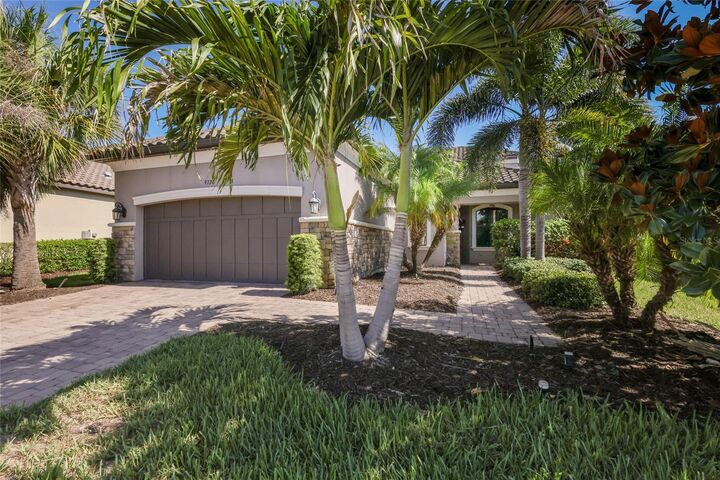 Property Photo:  9728 Highland Park Place  FL 34221 