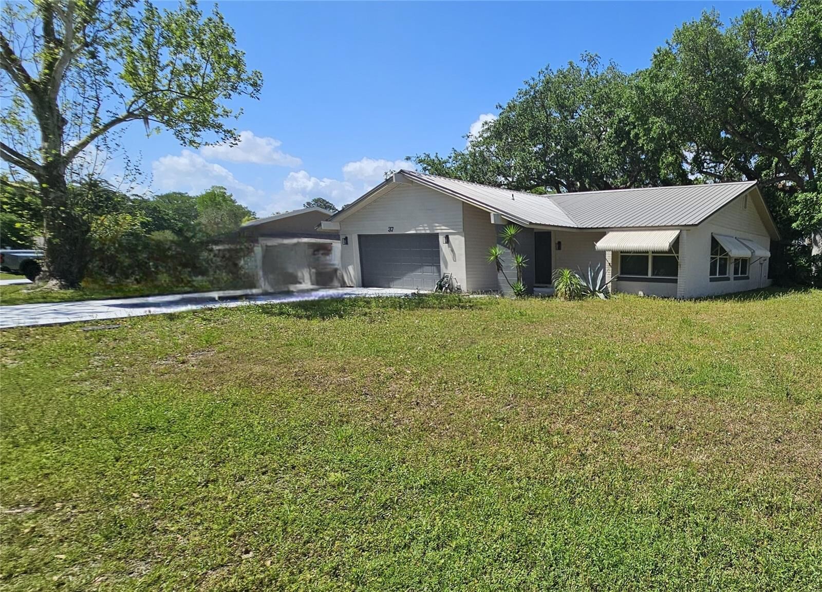 Property Photo:  37 Cooper Lane  FL 32137 