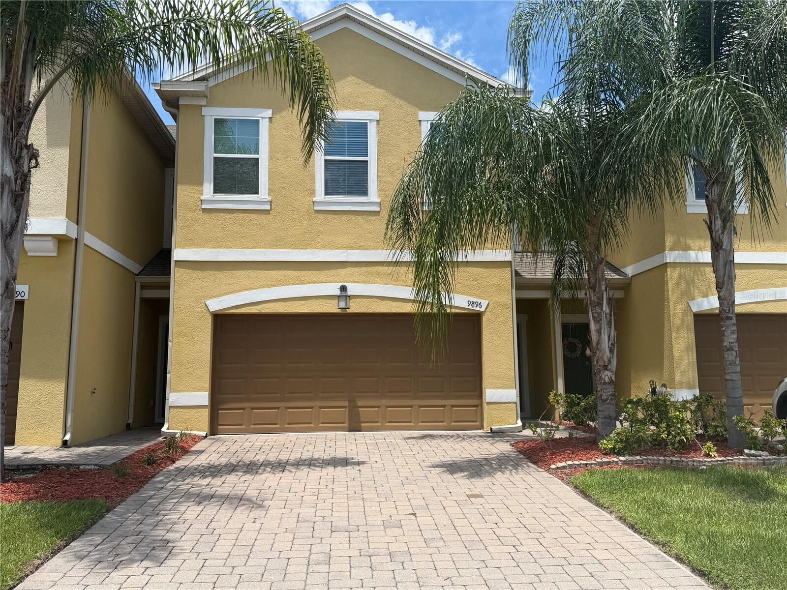 Property Photo:  9896 Red Eagle Drive  FL 32825 