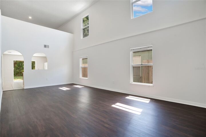 Property Photo:  13727 Gentle Woods Avenue  FL 33569 