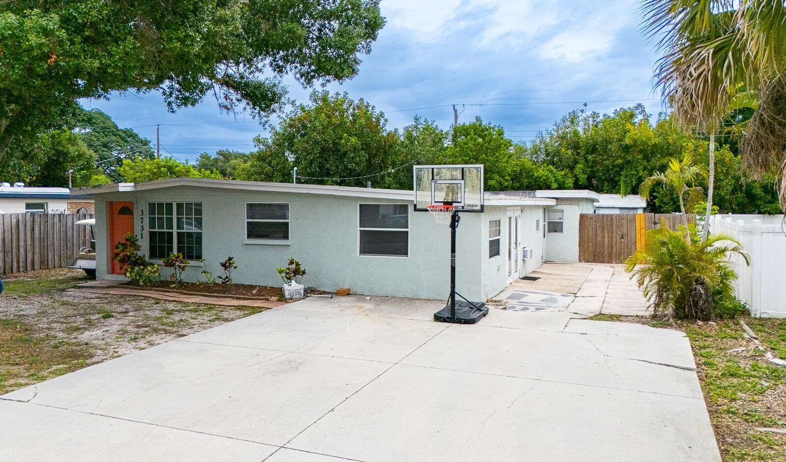 Property Photo: 3731 Papai Drive FL 34232