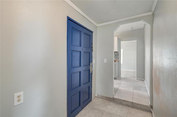 Property Photo: 520 W Jackson Avenue FL 33853