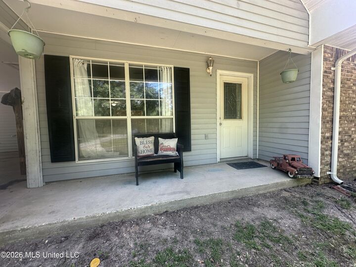 Property Photo:  6 Honeycomb Road  MS 39577 