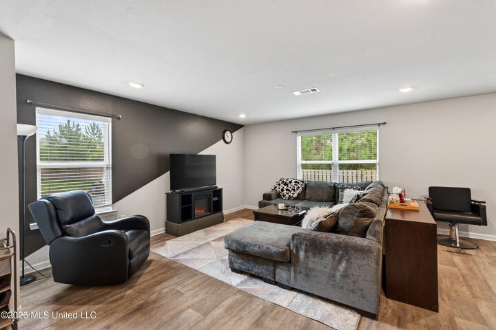 Property Photo:  2016 Napoleon Street  MS 39564 