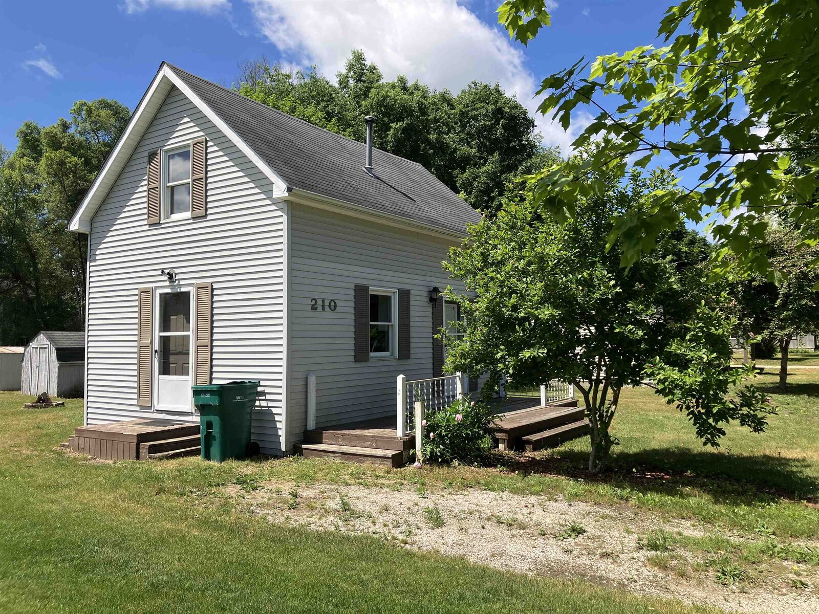 Property Photo: 210 Sherman Street MI 48624