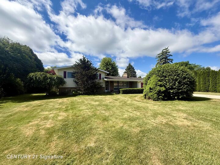 Property Photo:  6641 Pierce Road  MI 48623 