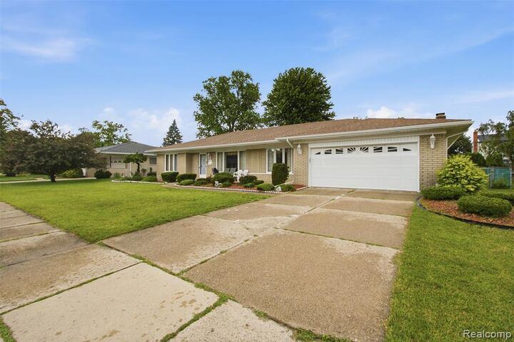 Property Photo: 11571 Murthum Avenue MI 48093 1165