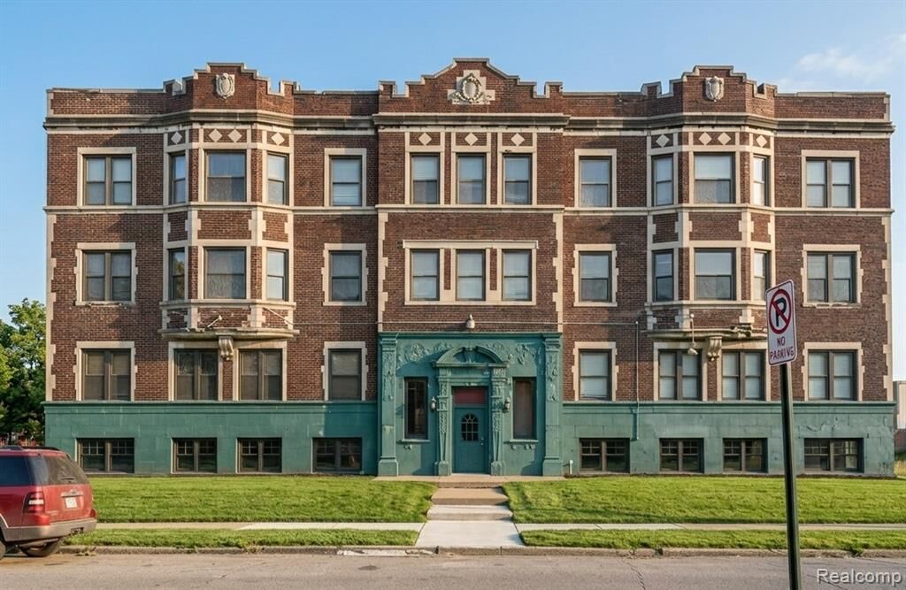 Property Photo: 3295 Rochester Street 2 MI 48206