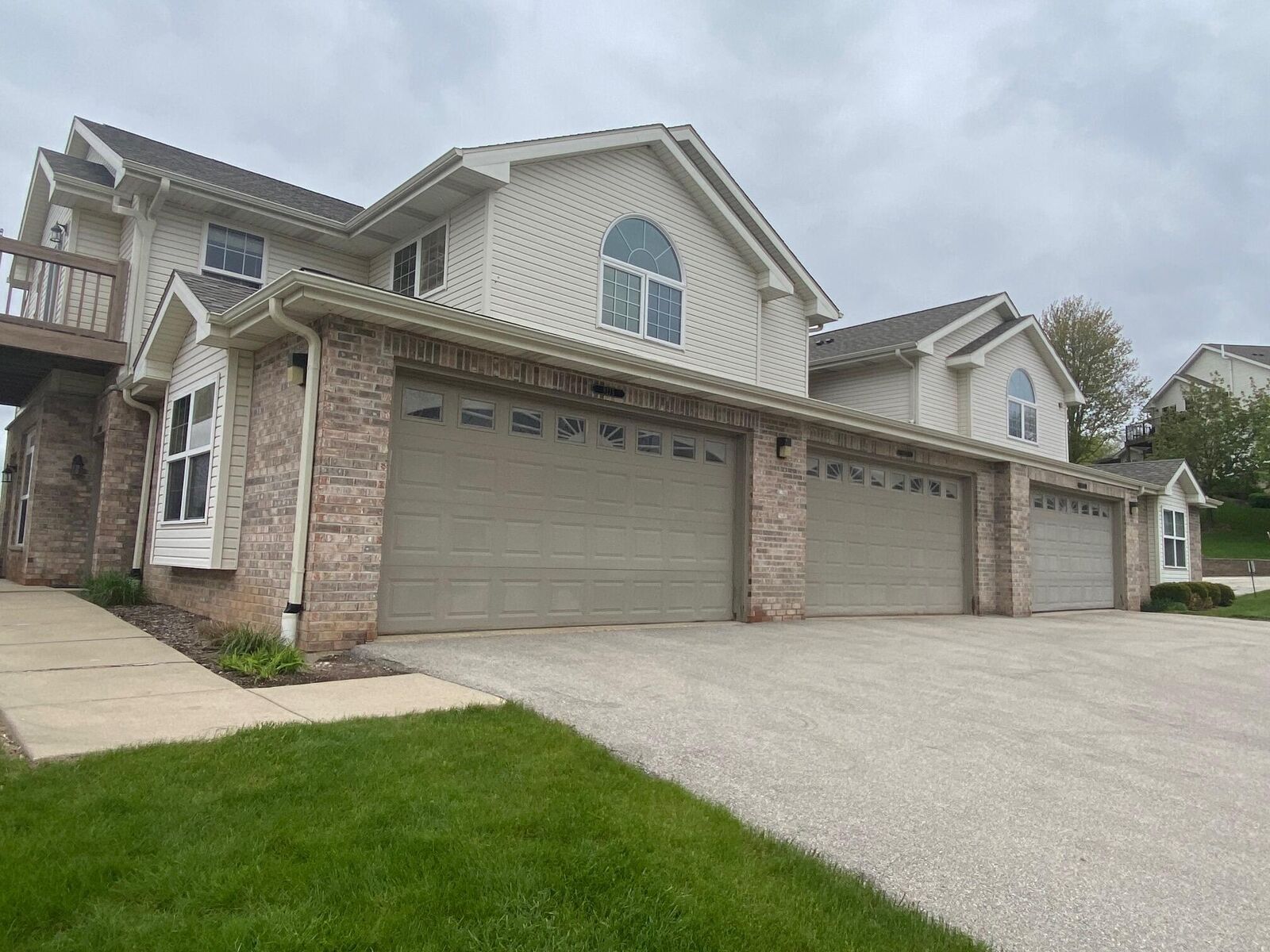 Property Photo:  9275 S 51st St  WI 53132 