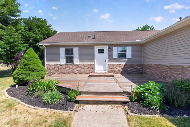 Property Photo: 1990 Oak Leaf Drive MI 49221