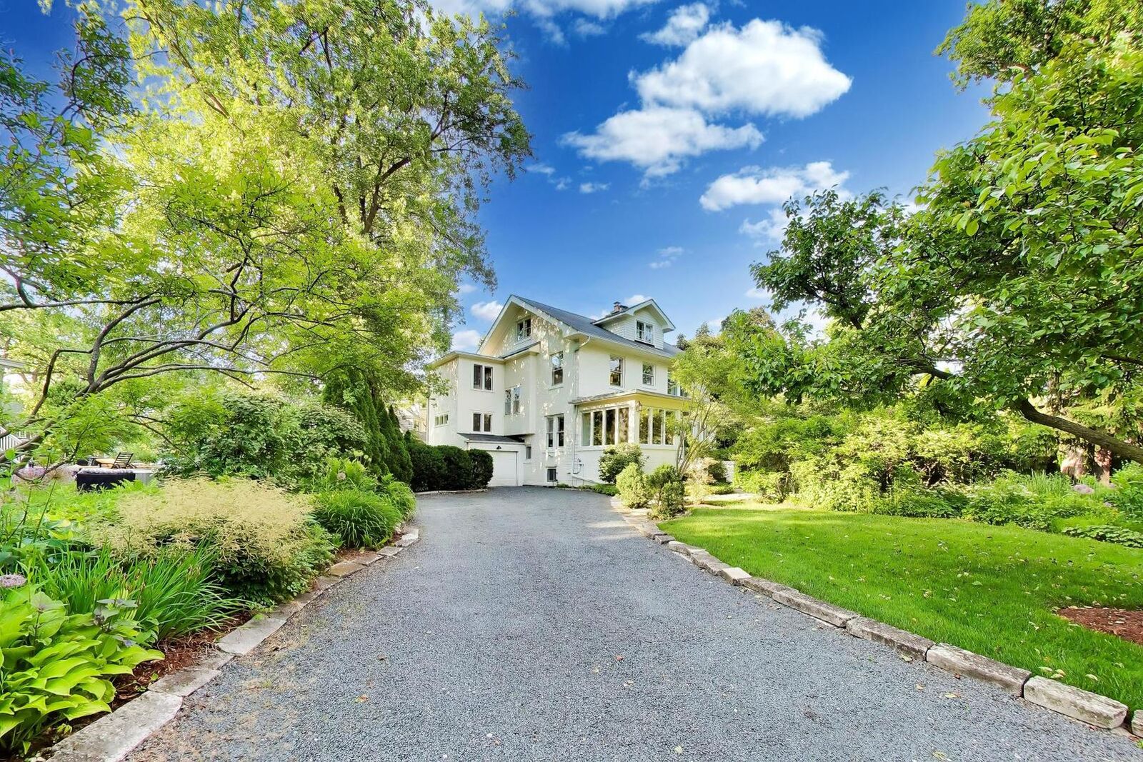 Property Photo: 325 Oxford Road IL 60043