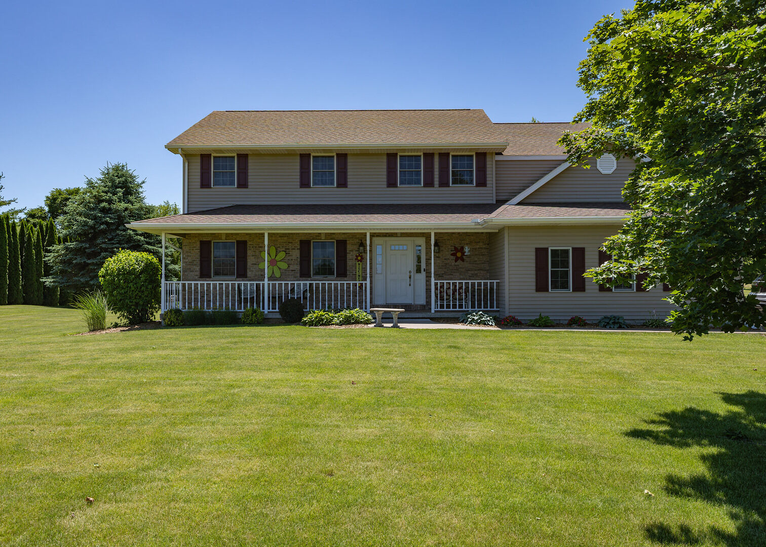 Property Photo: 881 Pheasant Run Road IA 52732